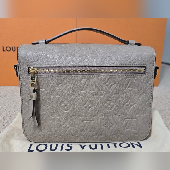 Authentic Louis Vuitton Pouchette Metis And Matching Zoe Wallet Tourterelle - Picture 7 of 15